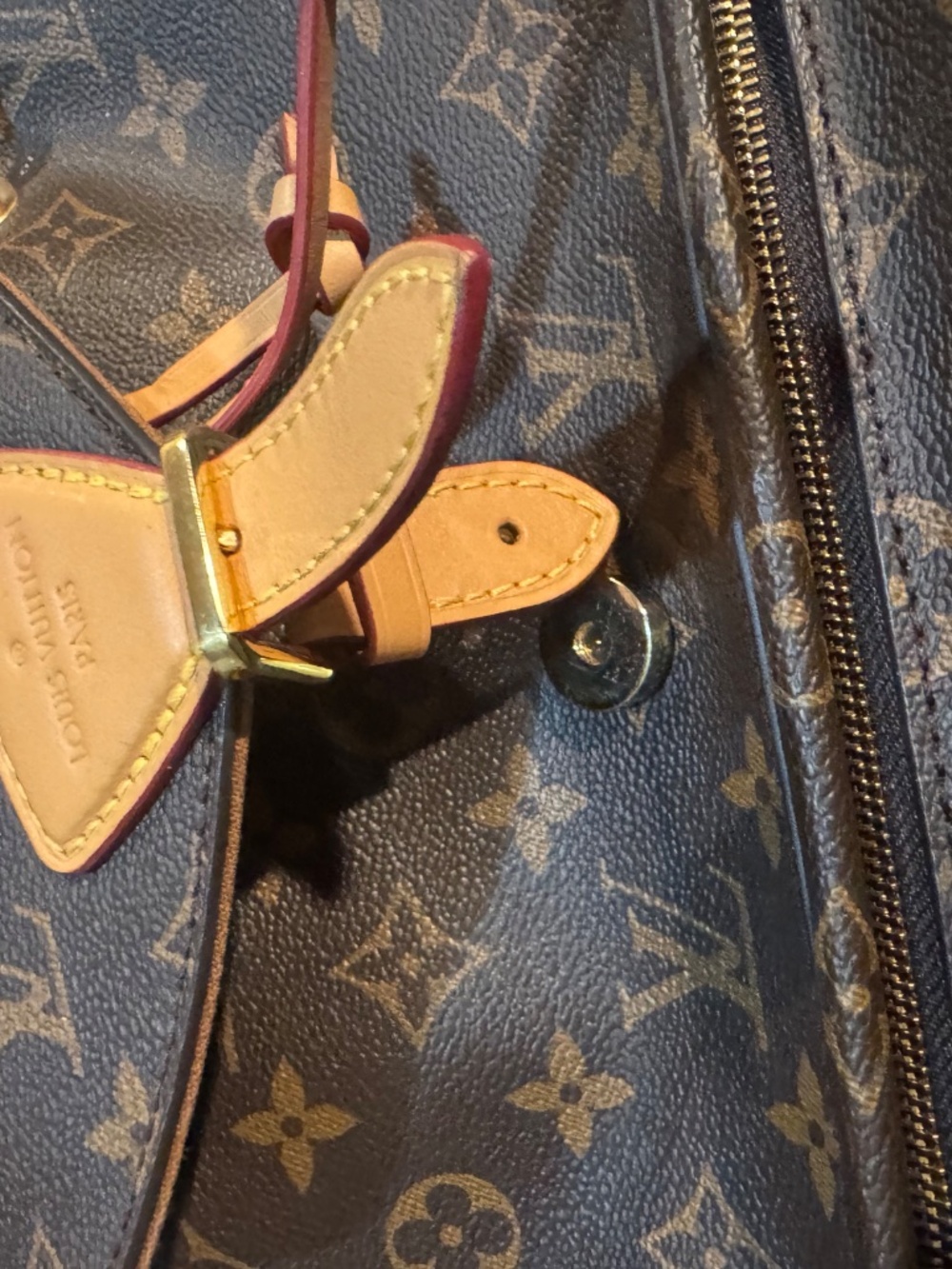 LOUIS VUITTON Monogram Montsouris PM - Picture 5 of 10